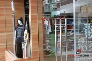store front design company mall murdawg clothing redline door
